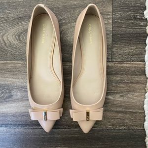 Gorgeous Cole Haan blush bow flat